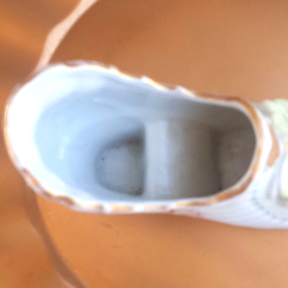 Vintage - Victorian Style Shoe Porcelain with Grape Cluster - Picture 8 of 13